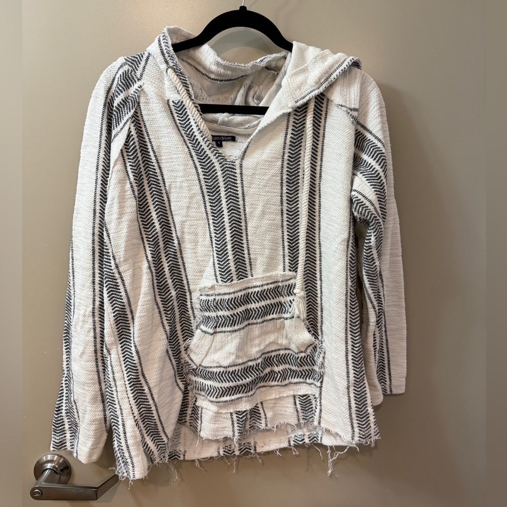 Ocean Drive Black and White Knit Pullover